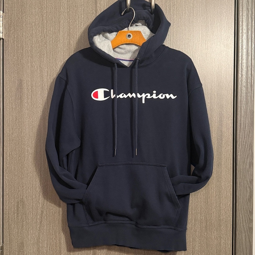Champion Men's Script Logo Pullover Navy Blue Sweatshirt Hoodie Size Medium EUC